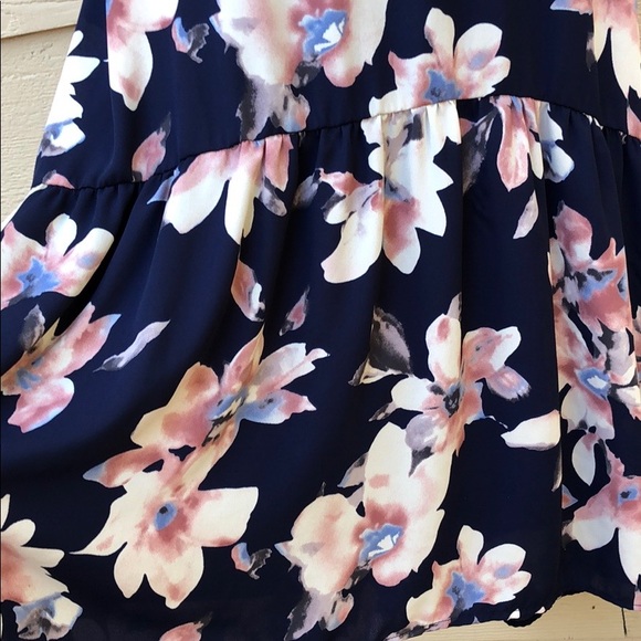 Gorgeous Floral Maxi Sleeveless Dress - Picture 3 of 6